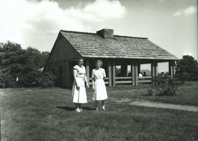 The Cumberland Knob sandwich shop, shown in 1950, was later converted into a visitor center. Courtesy of National Park Service/Blue Ridge Parkway